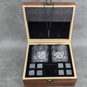 מארז לגבר וויסקי - ערכת שתיה + צמיד