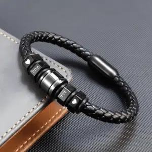 צמיד יודאיקה לגבר מעור עם צריבה 33