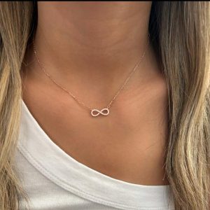 שרשרת לאשה - אין סוף